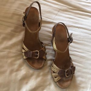 Aero soles size 7 gold wedge sandals